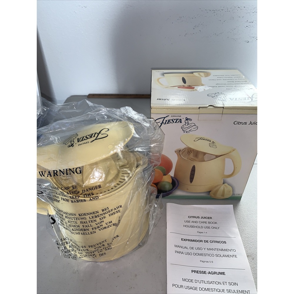 FIESTA Citrus Juicer‎ 32 oz electric juicer Yellow CJ-110 Y NIOB
